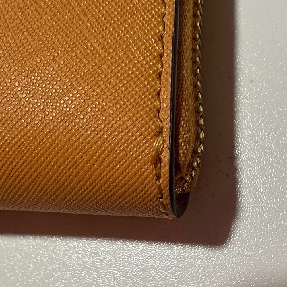 Michael Kors Emilia Large Pebbled Leather Tote Bag with Matching Wallet Set - Picture 4 of 11